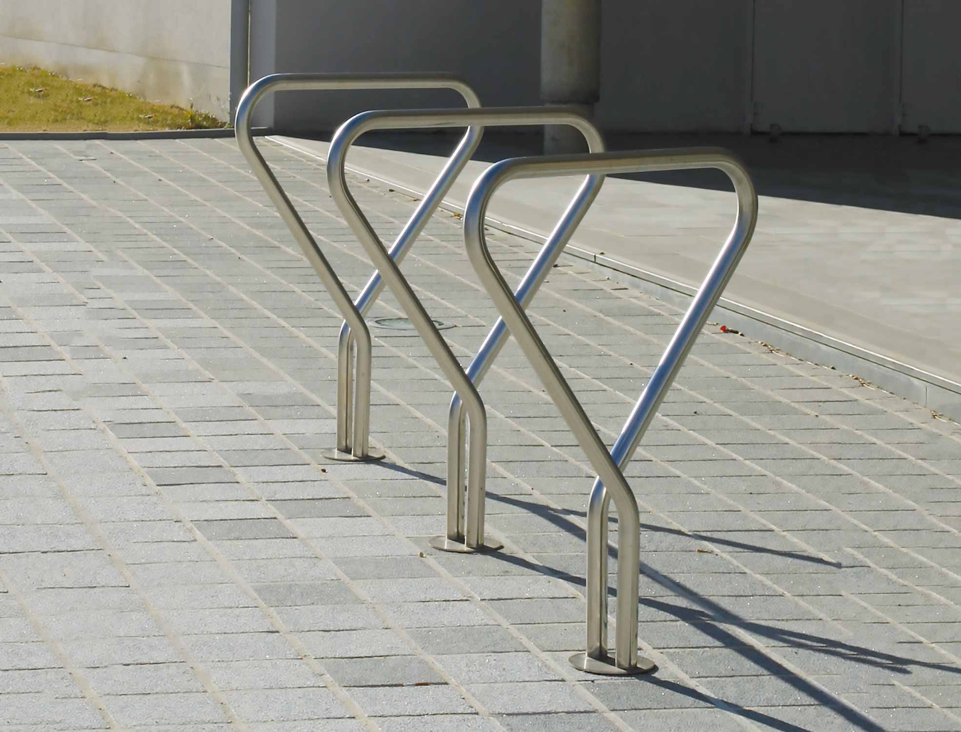Appui vélos PHENIX conçu et fabriqué par Aréa mobilier urbain