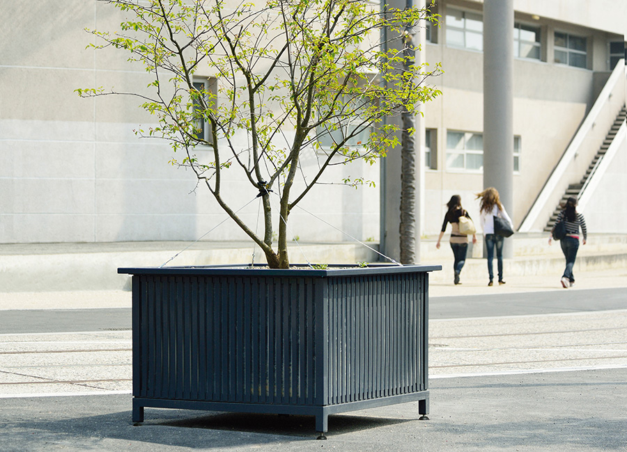 Bac d'orangerie MOGADOR conçu et fabriqué par Aréa mobilier urbain