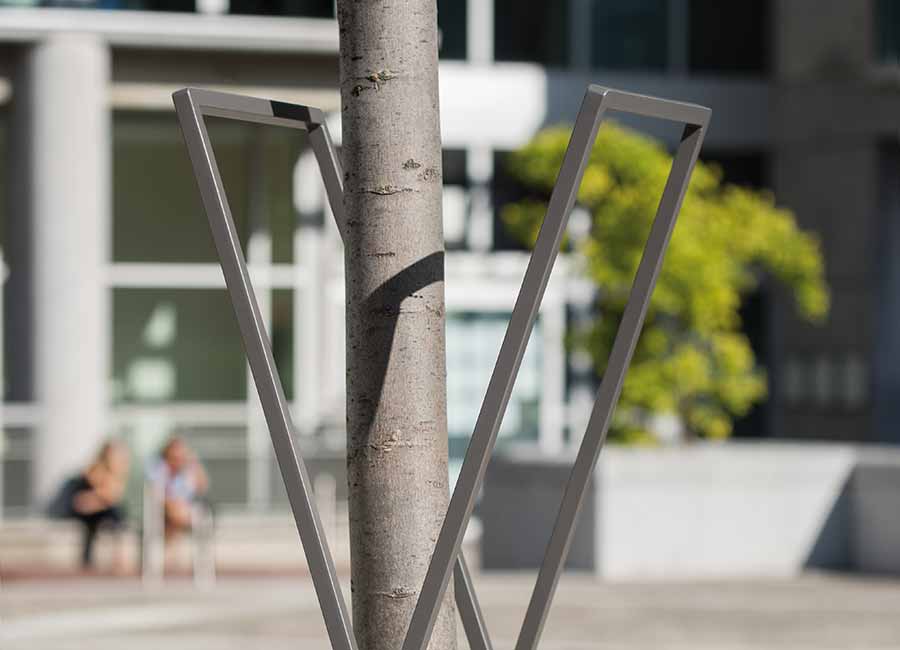 Corset et tuteur d'arbre TRIPOLI conçu et fabriqué par Aréa mobilier urbain