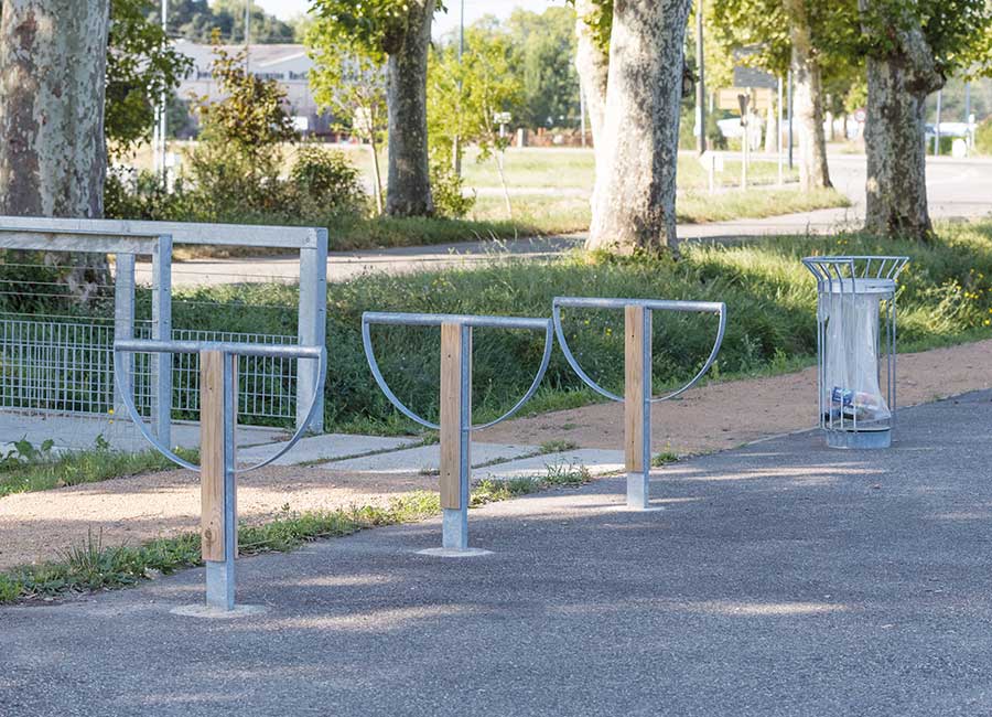 Appui vélos UNIVERS conçu et fabriqué par Aréa mobilier urbain