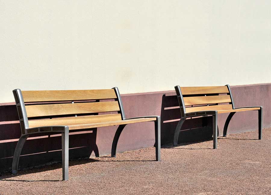 Banc ATHENES BOIS conçu et fabriqué par Aréa mobilier urbain