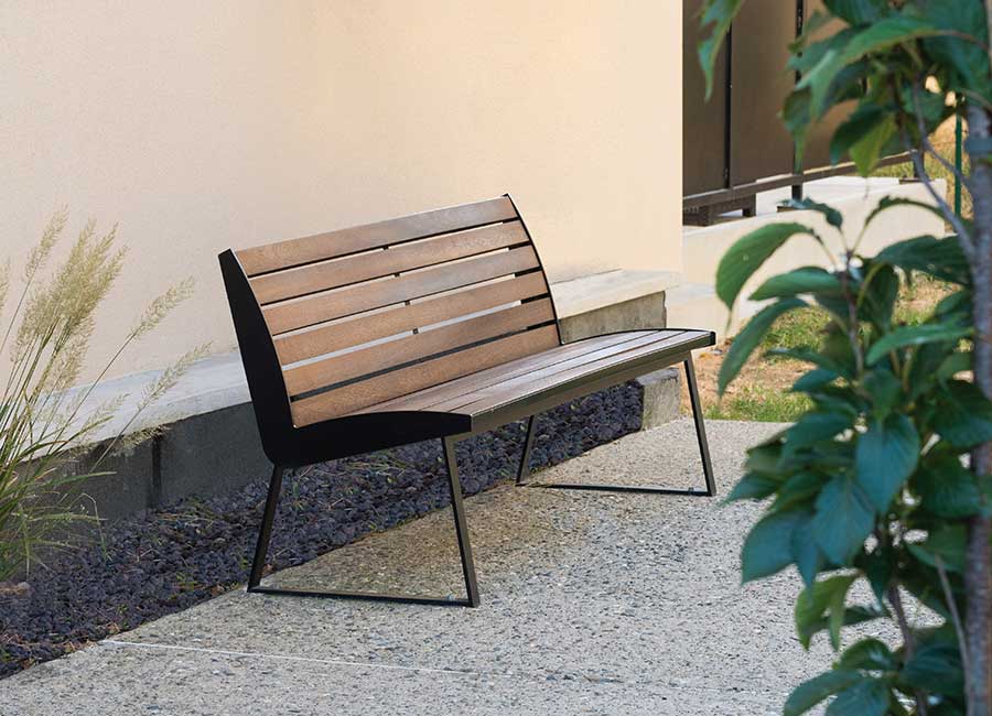 Banc MIAMI BOIS conçu et fabriqué par Aréa mobilier urbain