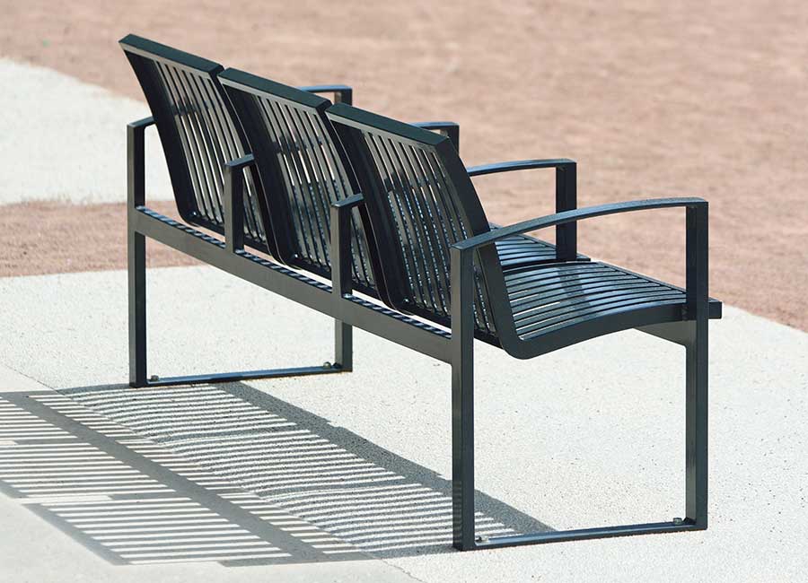 Banc NEWPORT conçu et fabriqué par Aréa mobilier urbain