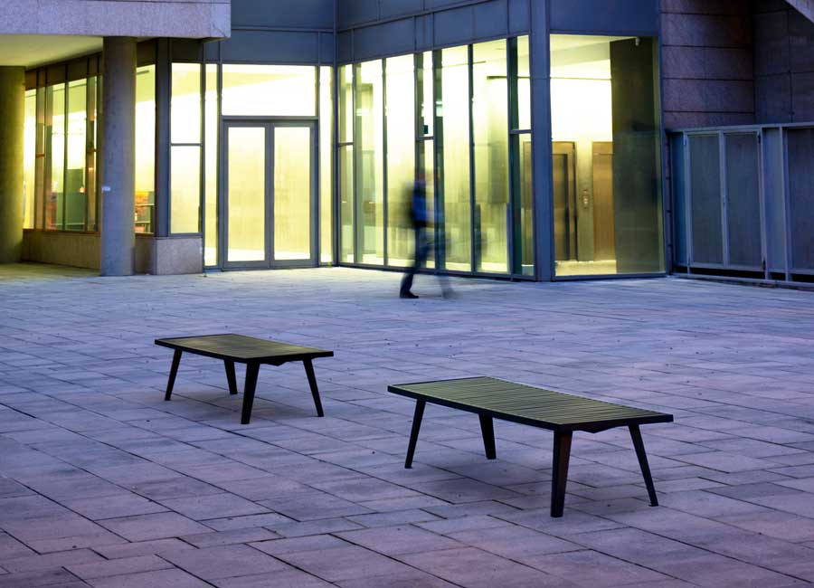 Banc simple ATLANTA conçu et fabriqué par Aréa mobilier urbain