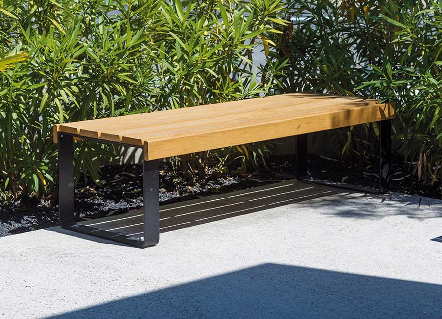 Banc simple ATLANTIQUE BOIS conçu et fabriqué par Aréa mobilier urbain