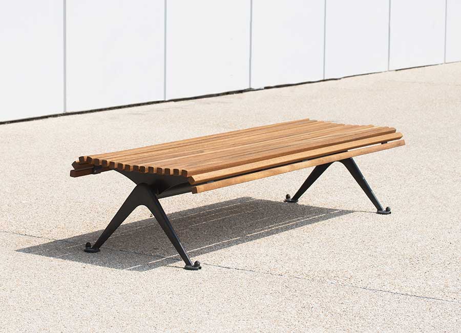 Banc simple NAPLES BOIS conçu et fabriqué par Aréa mobilier urbain