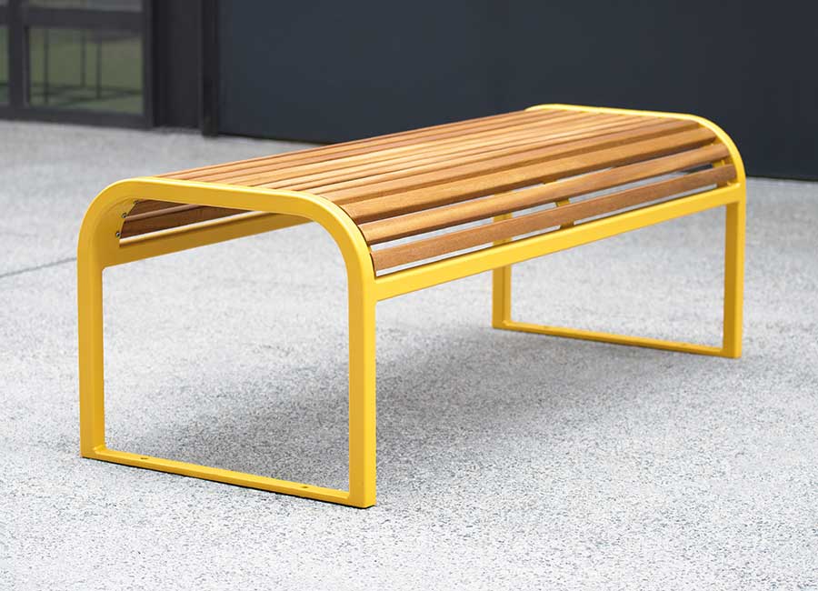 Banc simple NICE BOIS conçu et fabriqué par Aréa mobilier urbain