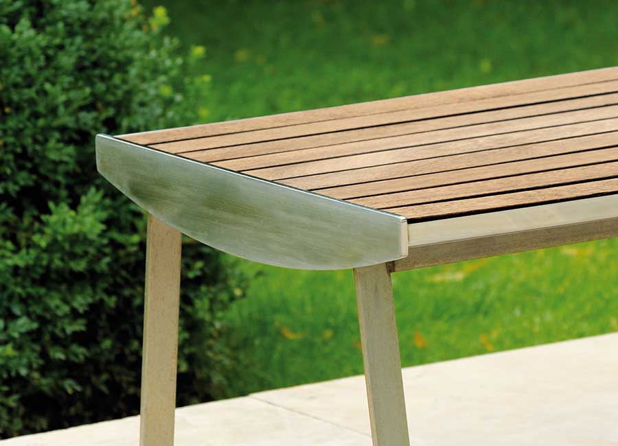 Banc simple ORLANDO INOX et BOIS conçu et fabriqué par Aréa mobilier urbain