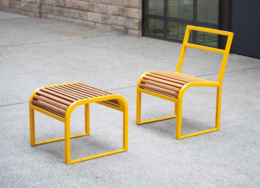 Chaise ANTIBES BOIS conçu et fabriqué par Aréa mobilier urbain