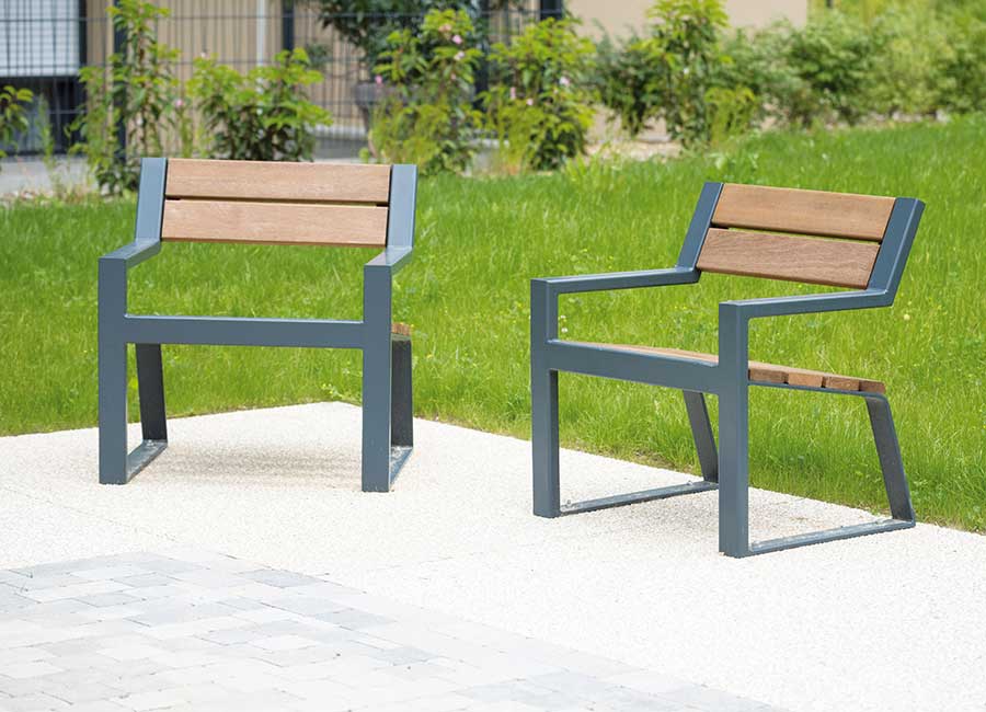 Fauteuil BERLIN BOIS conçu et fabriqué par Aréa mobilier urbain