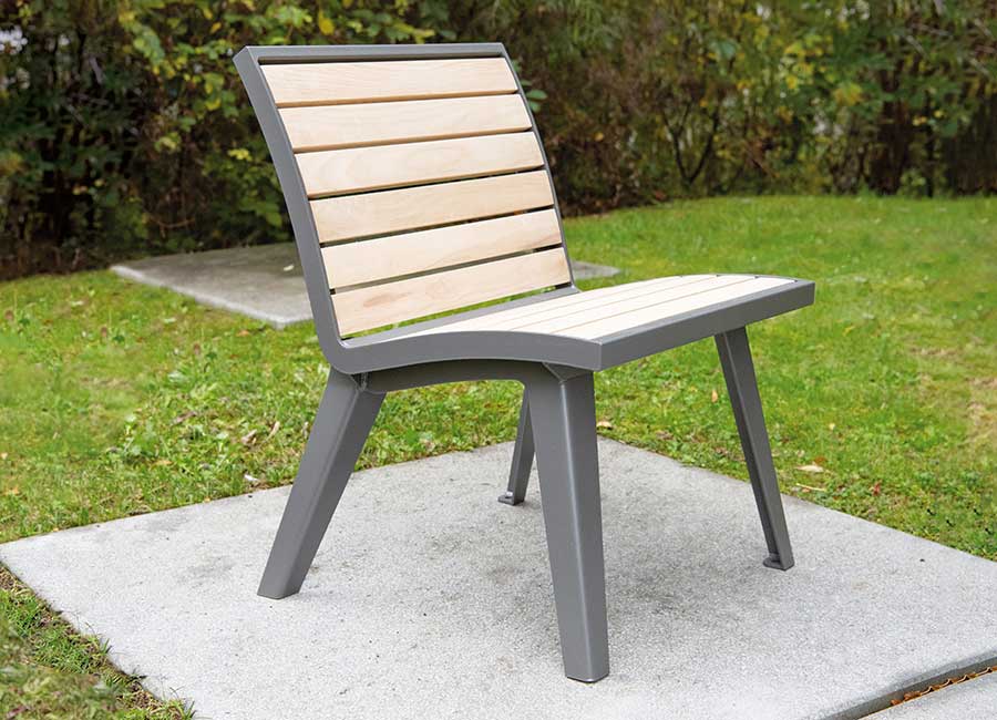 Chaise MONTREAL BOIS conçu et fabriqué par Aréa mobilier urbain