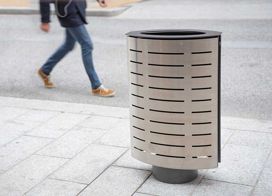 Corbeille 50L MARGUERITE INOX conçu et fabriqué par Aréa mobilier urbain