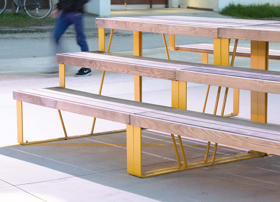 Gradin ATLANTIQUE BOIS conçu et fabriqué par Aréa mobilier urbain