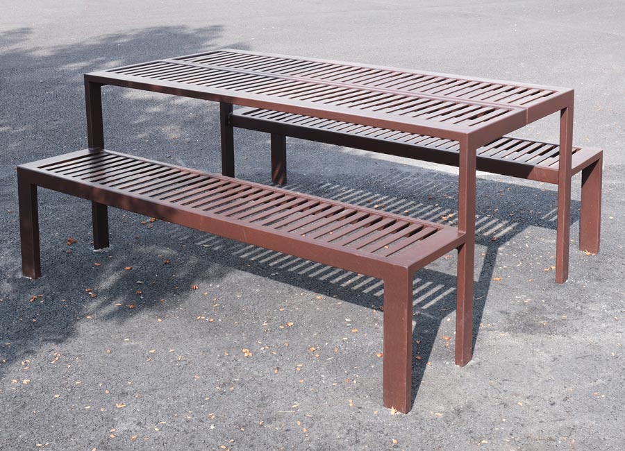 Table-banc SOFIA conçu et fabriqué par Aréa mobilier urbain
