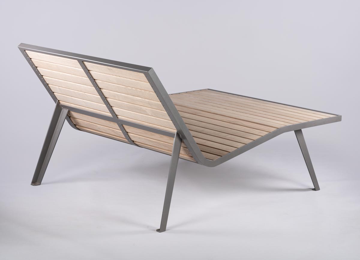 Grande chaise longue MICHIGAN BOIS conçu et fabriqué par Aréa mobilier urbain