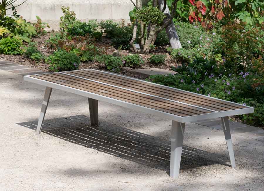 Banc simple ATLANTA BOIS conçu et fabriqué par Aréa mobilier urbain