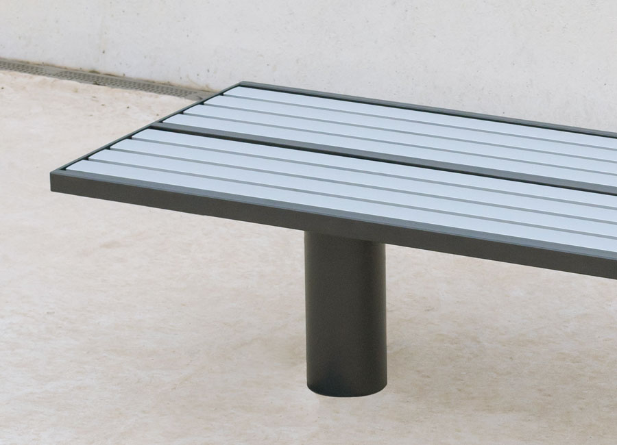 Banc simple Toronto conçu et fabriqué par Aréa mobilier urbain