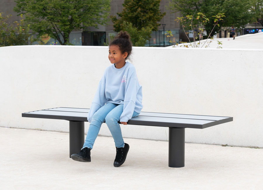 Banc simple Toronto conçu et fabriqué par Aréa mobilier urbain