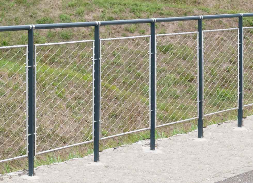 Garde-corps ZENITH conçu et fabriqué par Aréa mobilier urbain