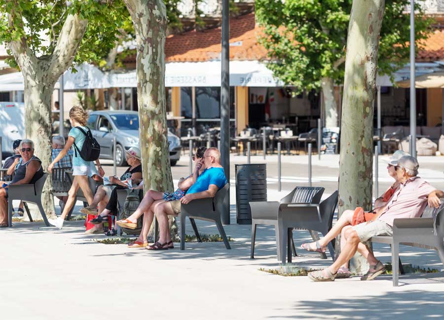 Interview d’Éric Salliot de l’agence Frys par Aréa mobilier urbain sur la Refonte du front de mer de Banyuls-sur-mer